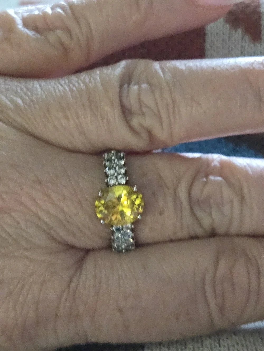 Oval Yellow And White Round Czs In Silver